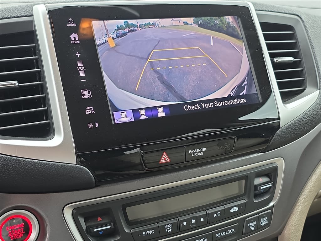 Thumbnail: 2018 Honda Pilot - 12