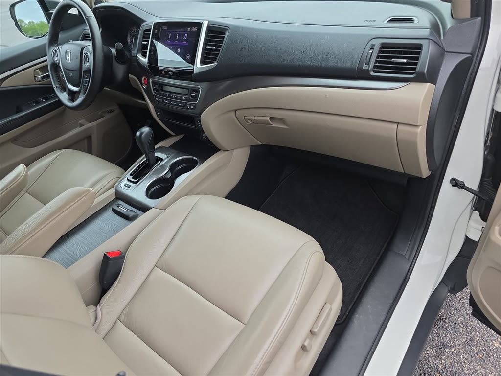 Thumbnail: 2018 Honda Pilot - 10