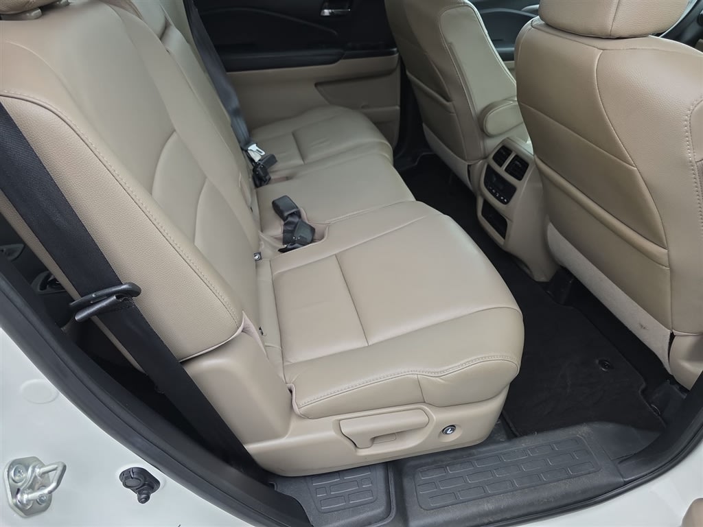Thumbnail: 2018 Honda Pilot - 11