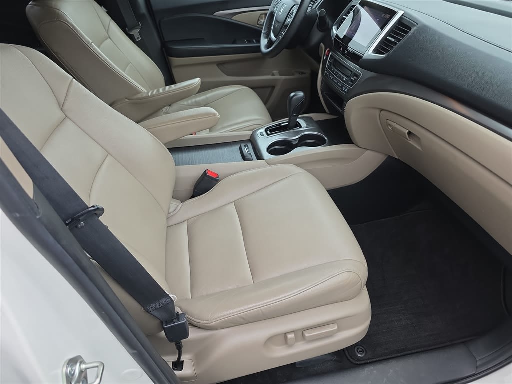 Thumbnail: 2018 Honda Pilot - 9