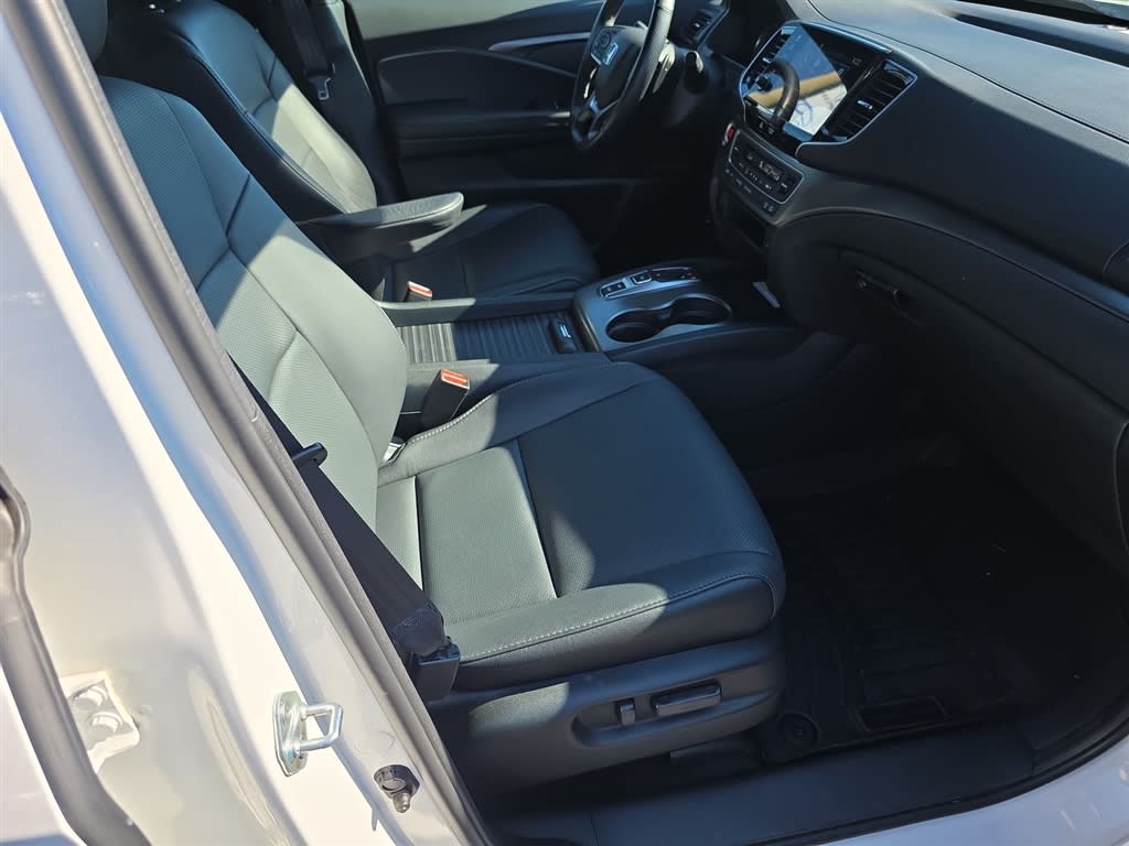 Thumbnail: 2023 Honda Passport - 10