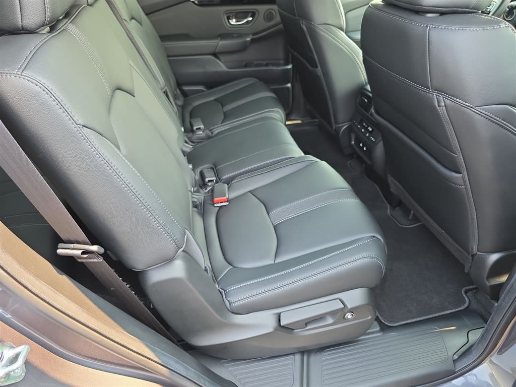 Thumbnail: 2026 Honda Pilot - 10