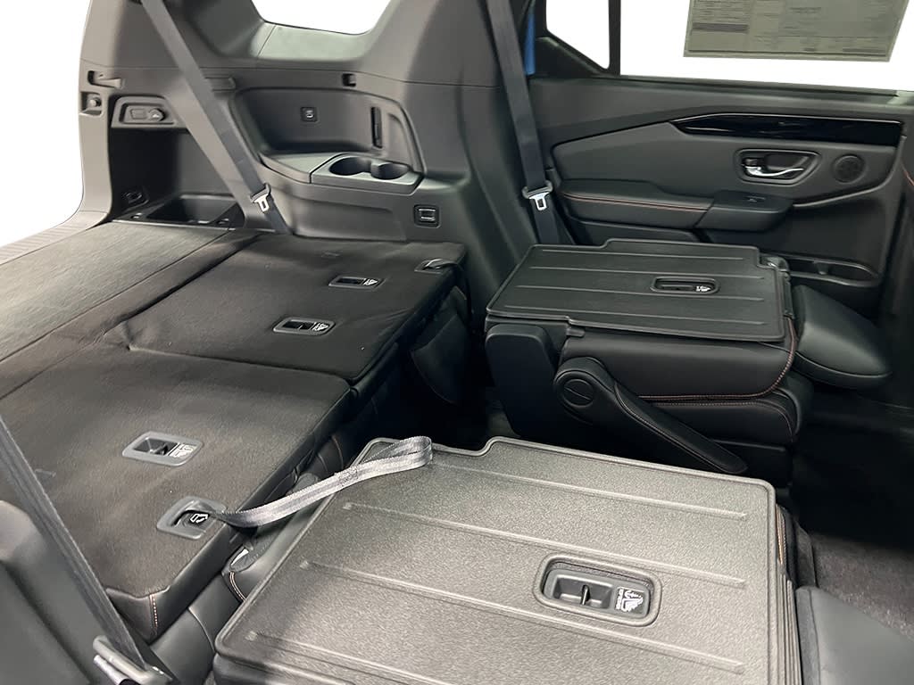 Thumbnail: 2025 Honda Pilot - 37