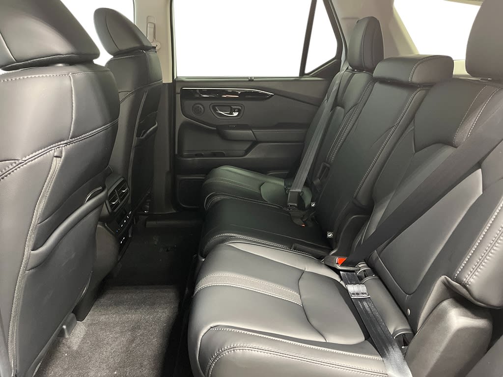 Thumbnail: 2025 Honda Pilot - 13