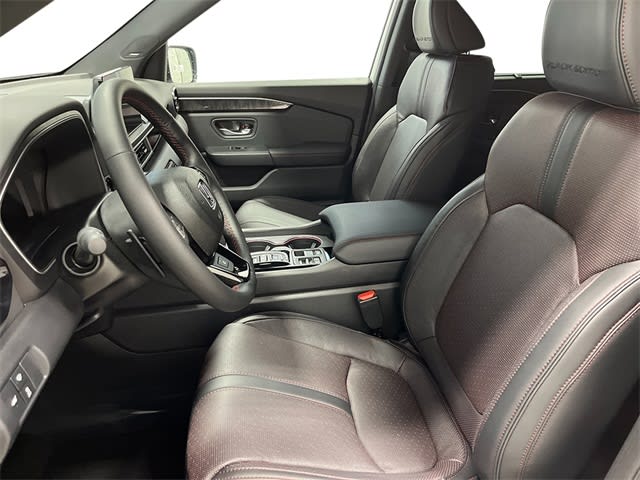 2025 Honda Pilot Black Edition 10