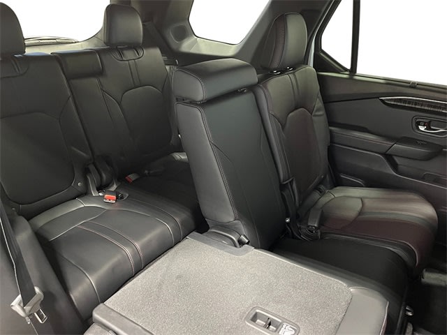 2025 Honda Pilot Black Edition 26