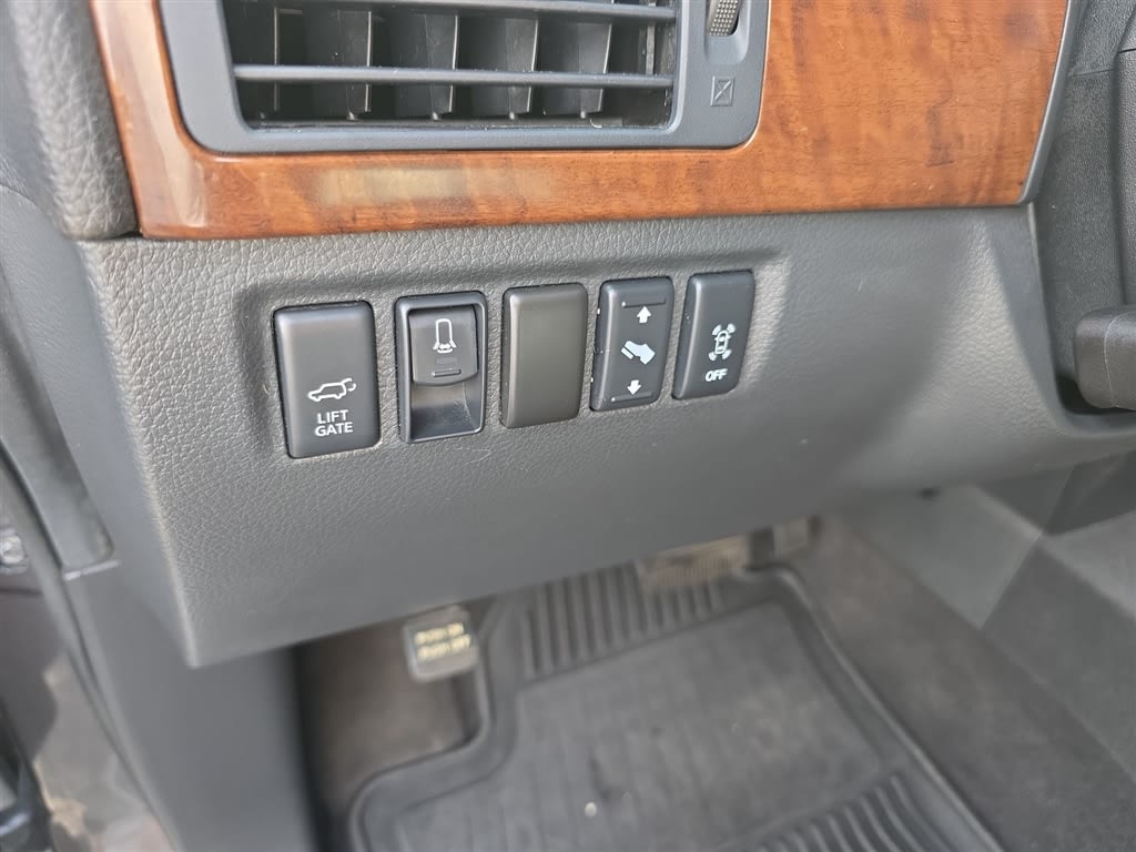 Thumbnail: 2014 Nissan Armada - 21