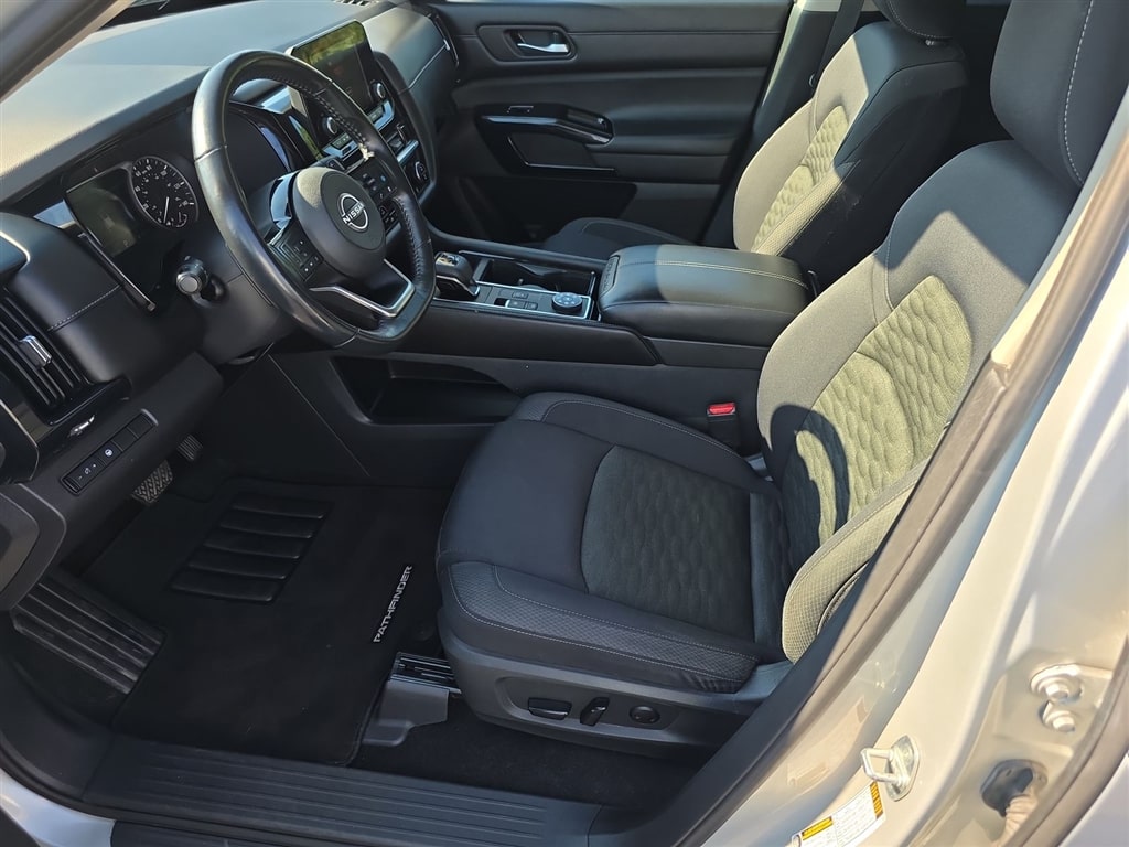 Thumbnail: 2022 Nissan Pathfinder - 22