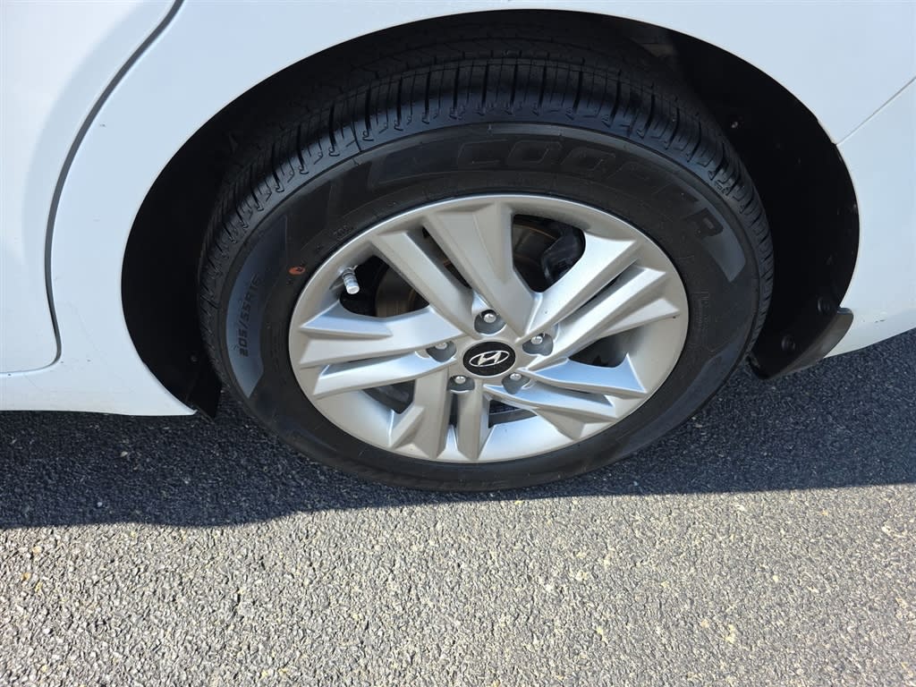 Thumbnail: 2020 Hyundai Elantra - 7