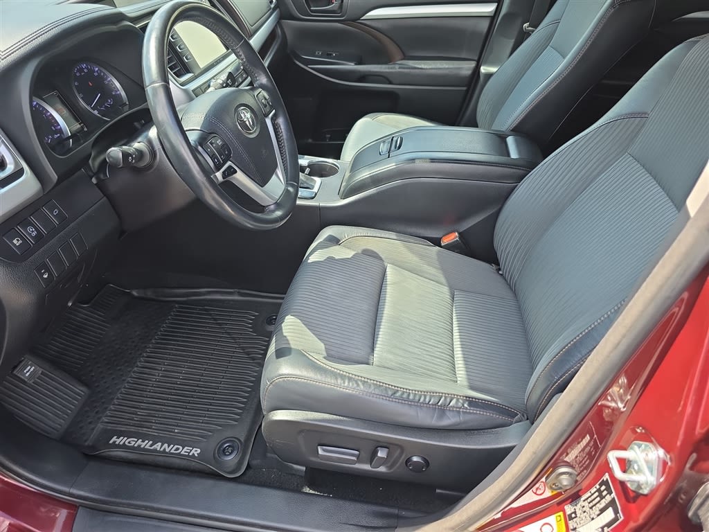 Thumbnail: 2018 Toyota Highlander - 11