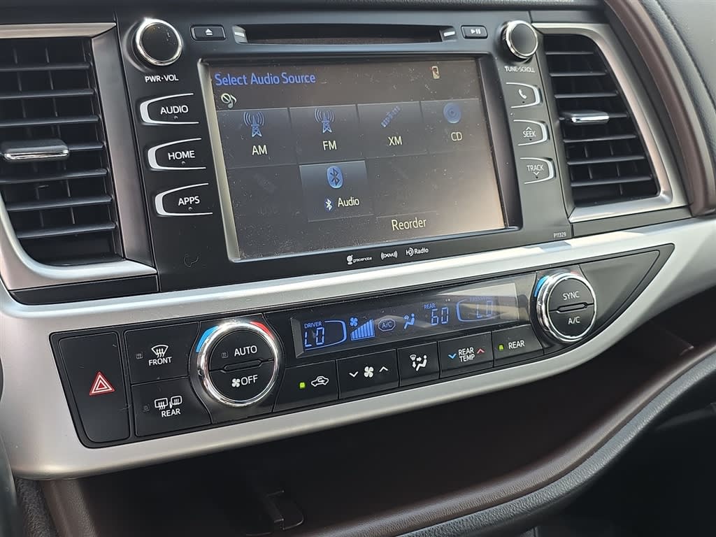 Thumbnail: 2018 Toyota Highlander - 25