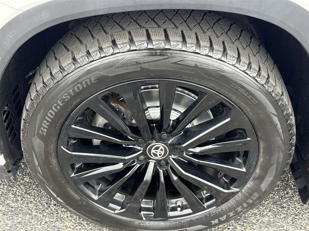 Thumbnail: 2023 Toyota Highlander - 8