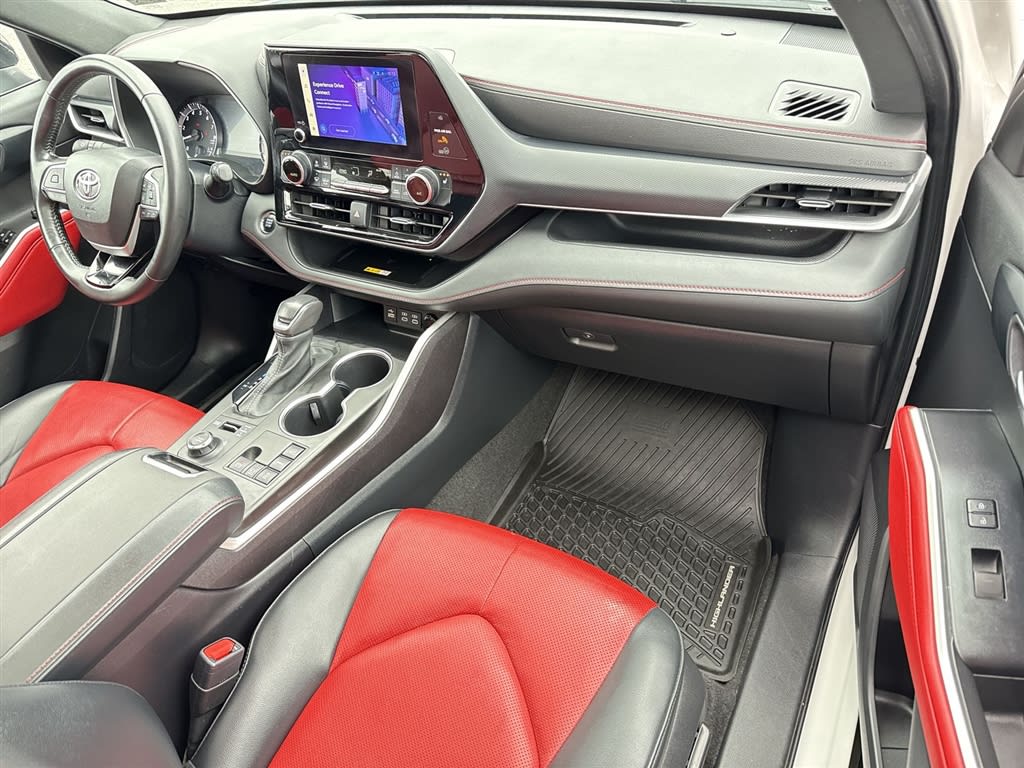 Thumbnail: 2023 Toyota Highlander - 2