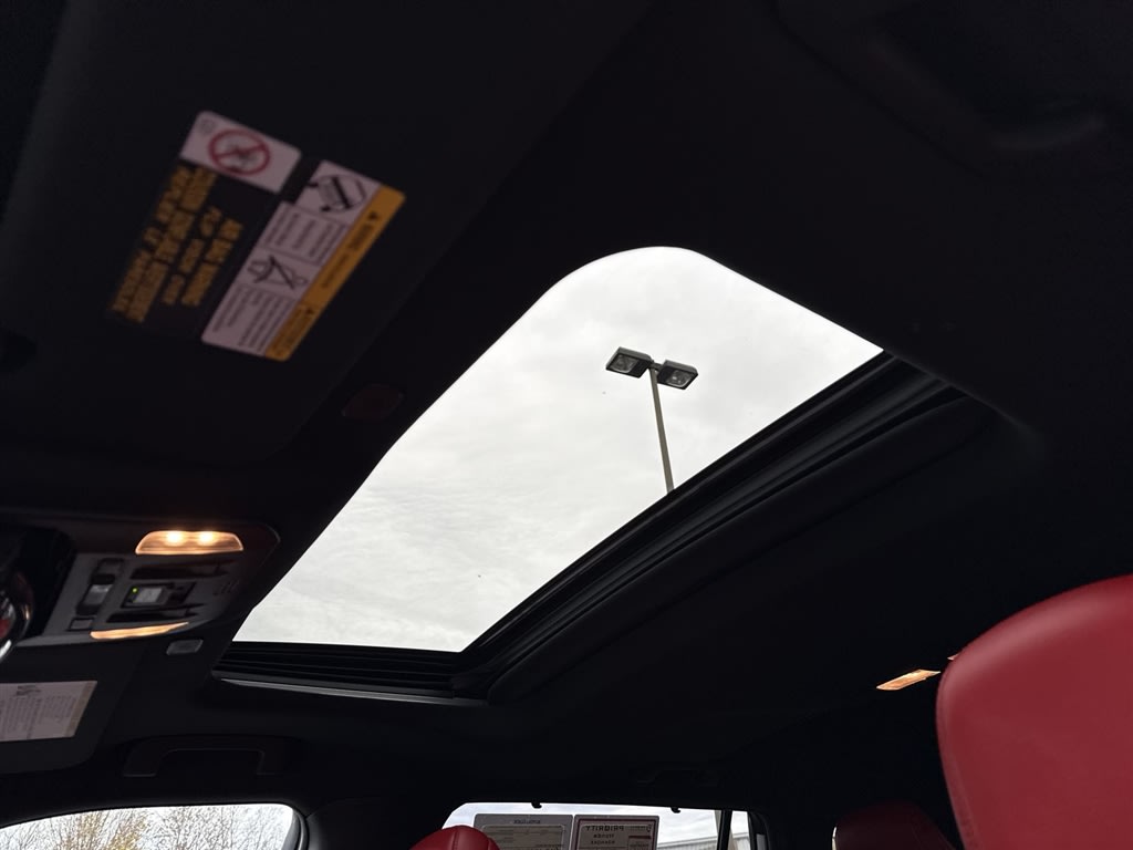 Thumbnail: 2023 Toyota Highlander - 28