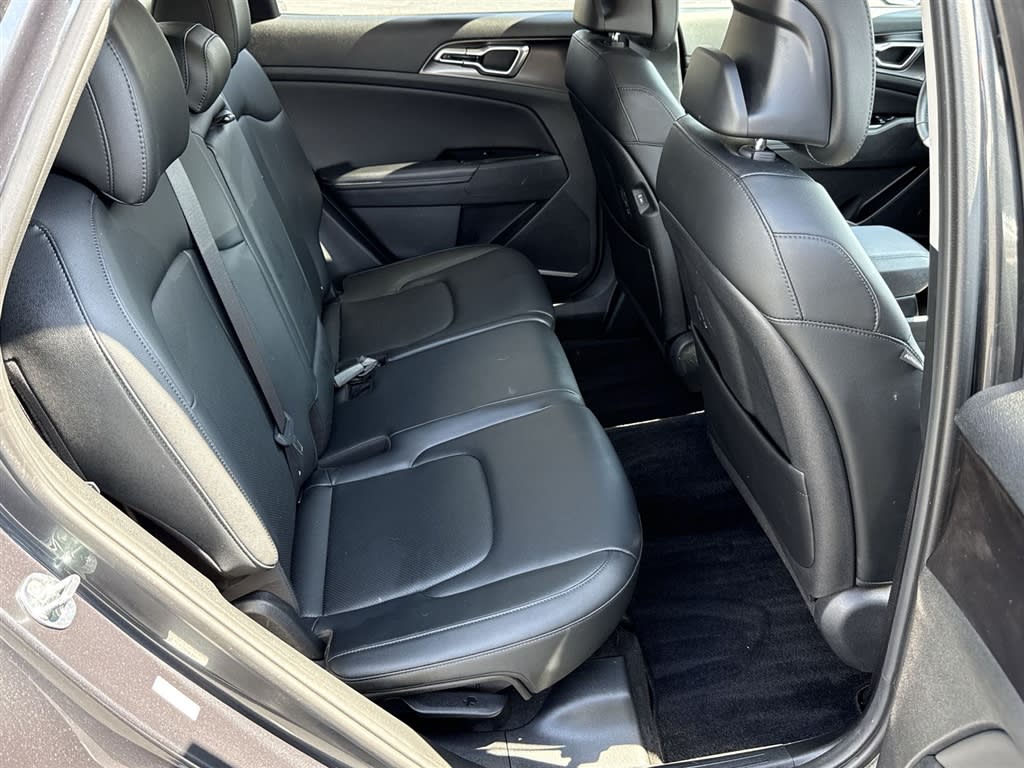 Thumbnail: 2023 Kia Sportage - 12