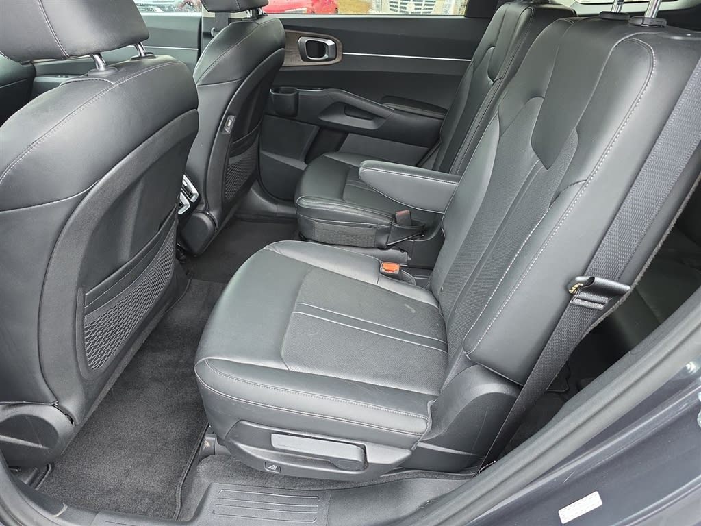 Thumbnail: 2022 Kia Sorento - 23