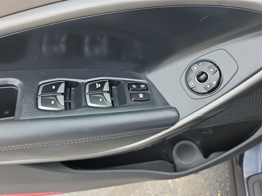 Thumbnail: 2014 Hyundai Santa Fe - 24