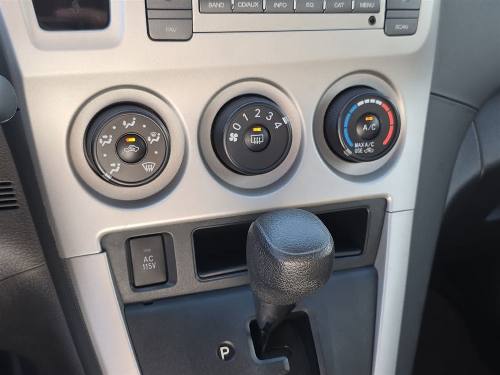 Thumbnail: 2009 Pontiac Vibe - 25