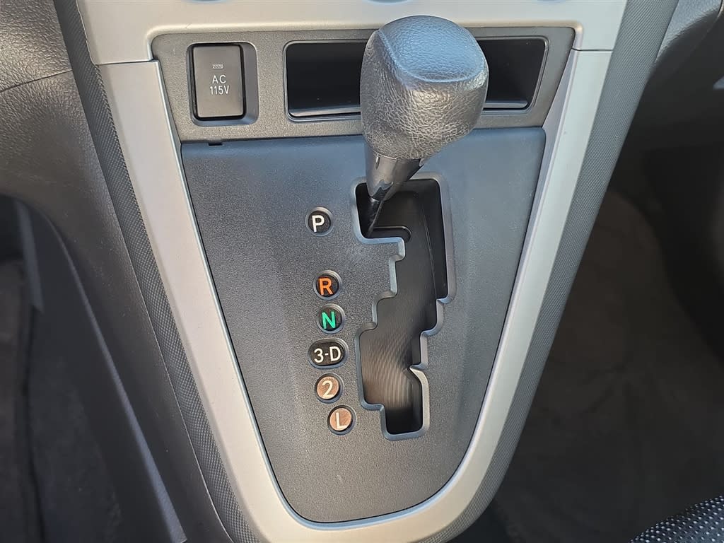 Thumbnail: 2009 Pontiac Vibe - 12