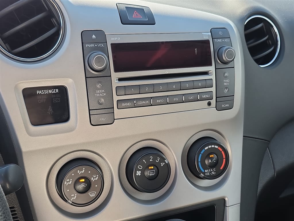 Thumbnail: 2009 Pontiac Vibe - 24