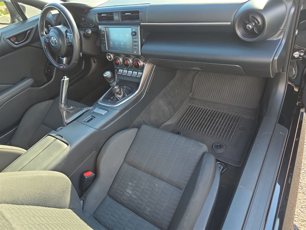 Thumbnail: 2023 Toyota GR86 - 10
