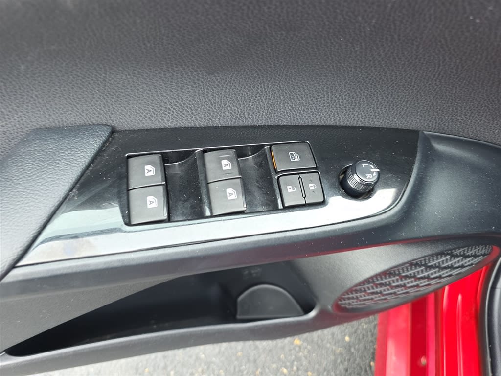 Thumbnail: 2017 Toyota Prius - 22