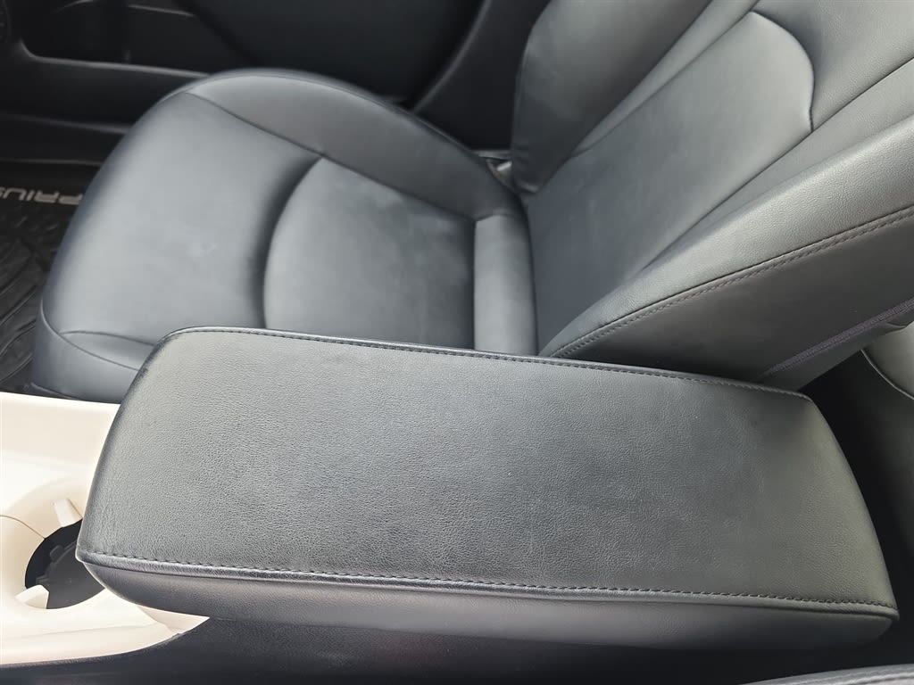 Thumbnail: 2017 Toyota Prius - 28