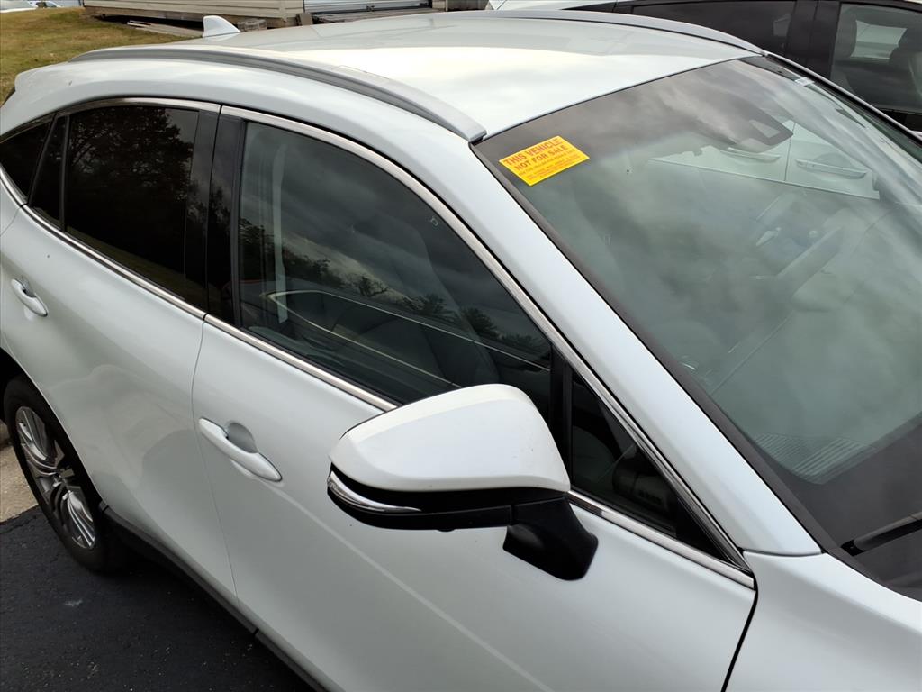 Thumbnail: 2024 Toyota Venza - 7