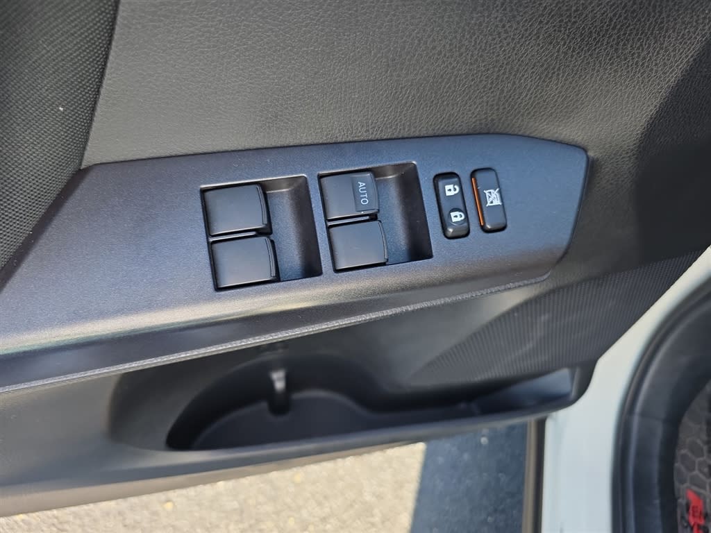 Thumbnail: 2018 Toyota RAV4 - 24