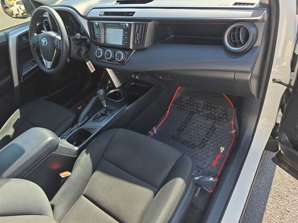 Thumbnail: 2018 Toyota RAV4 - 2