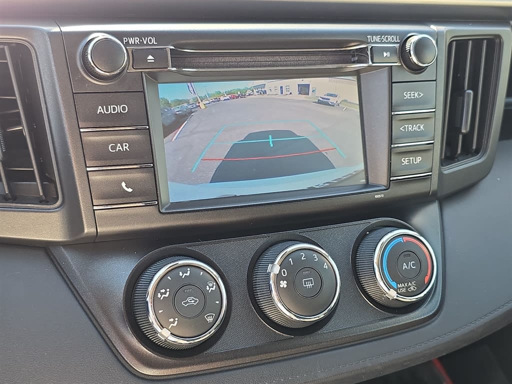 Thumbnail: 2018 Toyota RAV4 - 14