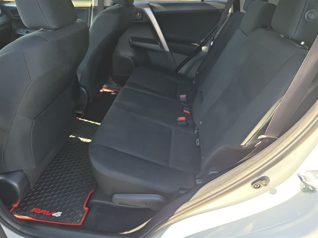 Thumbnail: 2018 Toyota RAV4 - 23