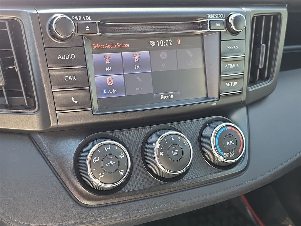 Thumbnail: 2018 Toyota RAV4 - 25
