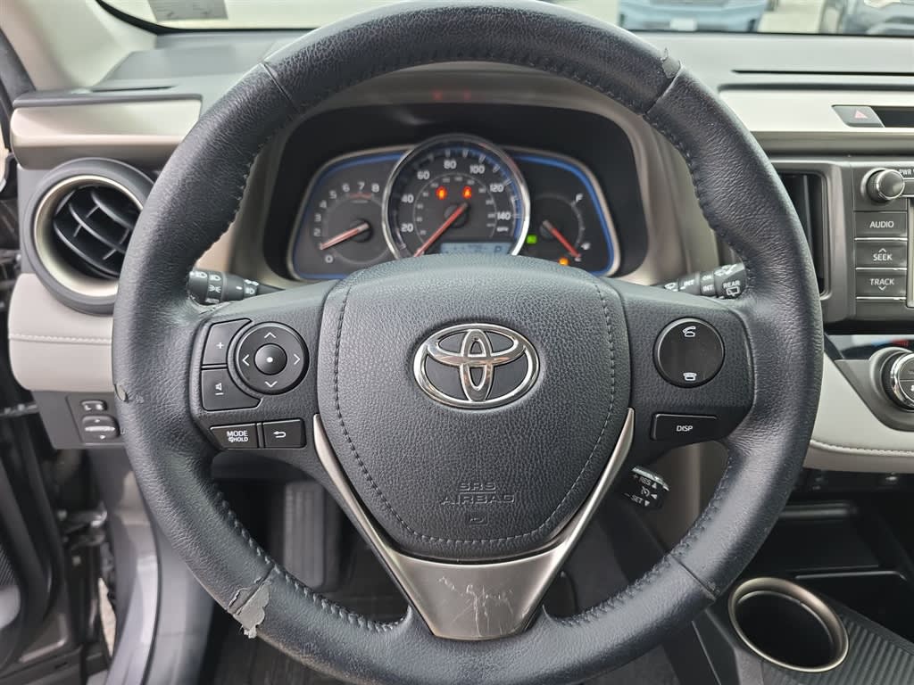 Thumbnail: 2013 Toyota RAV4 - 9