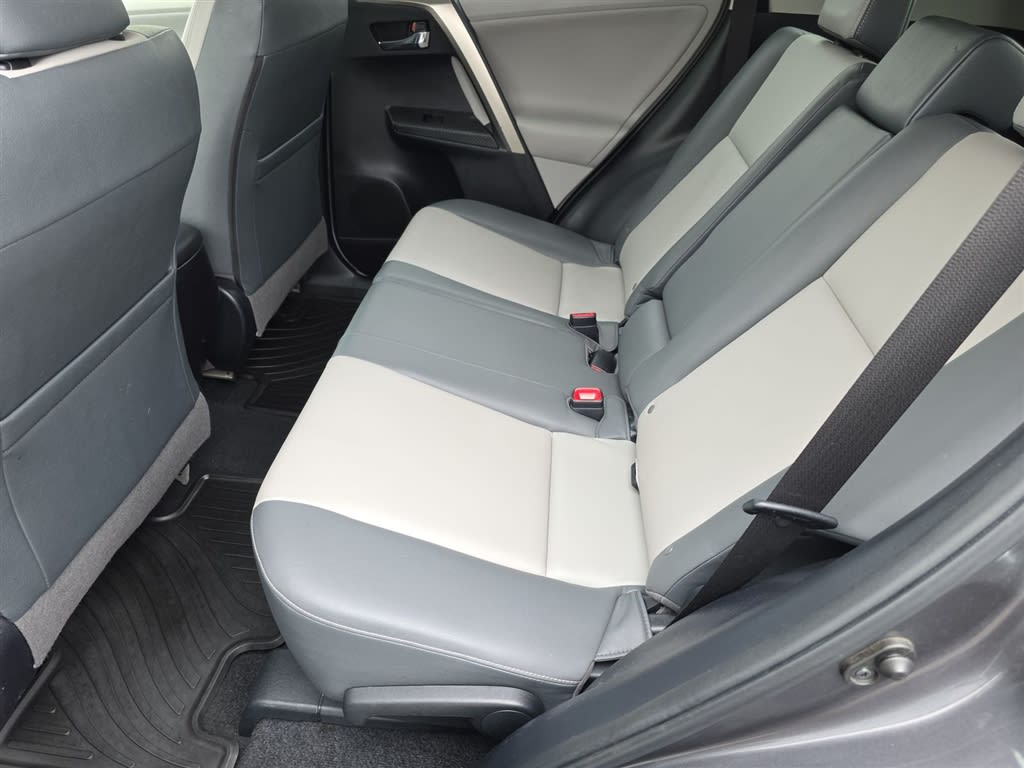 Thumbnail: 2013 Toyota RAV4 - 23