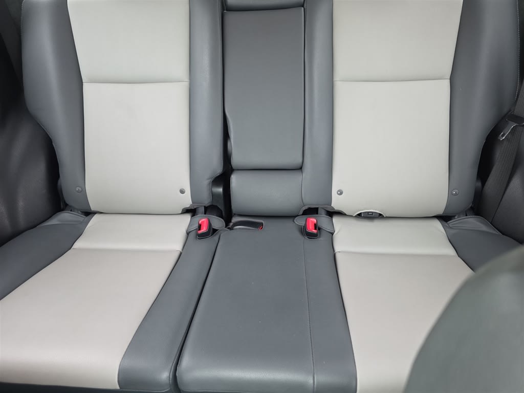 Thumbnail: 2013 Toyota RAV4 - 22