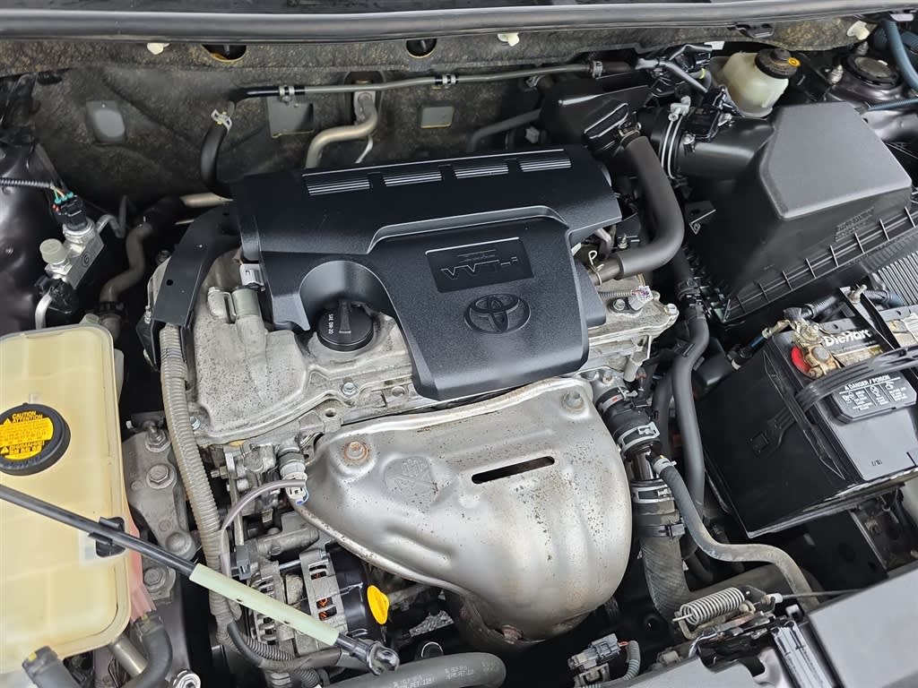 Thumbnail: 2013 Toyota RAV4 - 8