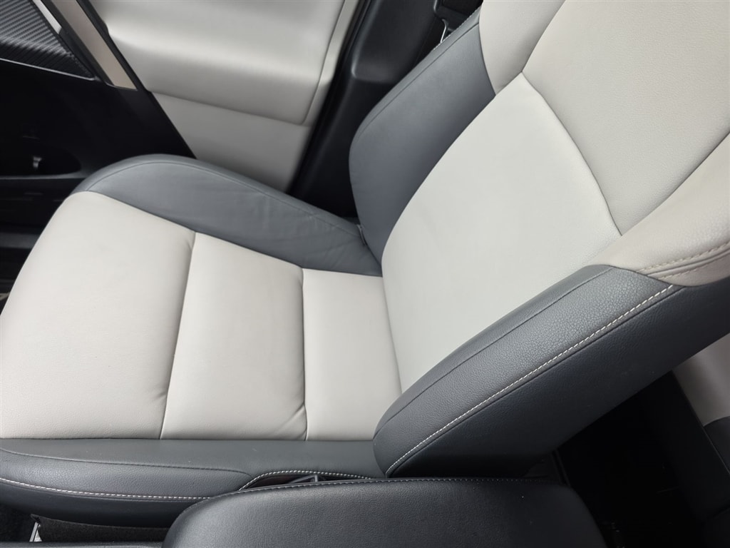 Thumbnail: 2013 Toyota RAV4 - 29