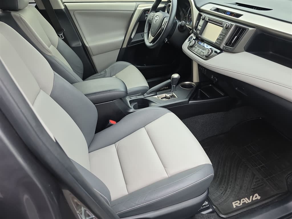 Thumbnail: 2013 Toyota RAV4 - 10