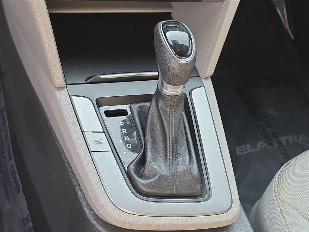 Thumbnail: 2017 Hyundai Elantra - 14