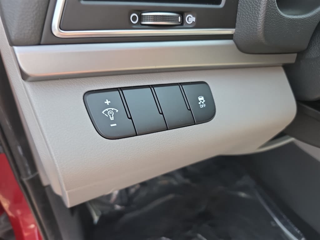 Thumbnail: 2017 Hyundai Elantra - 22