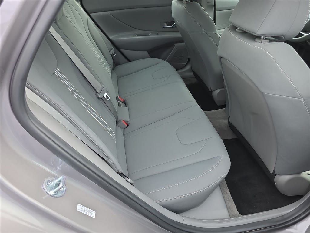 Thumbnail: 2023 Hyundai Elantra - 10