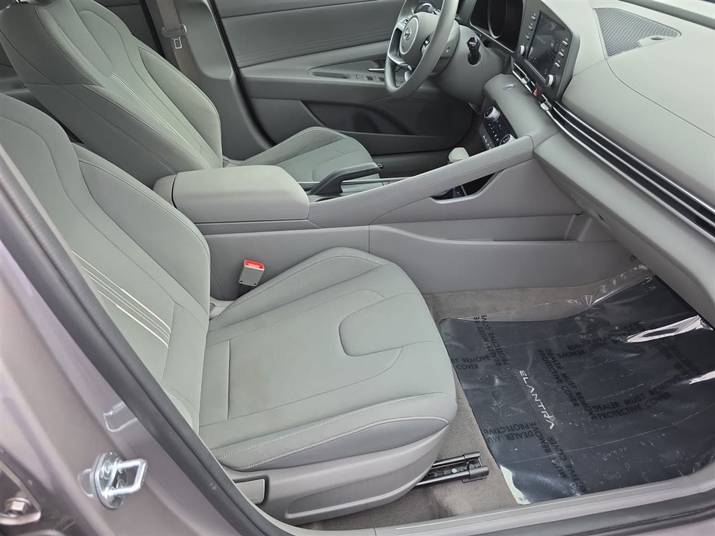 Thumbnail: 2023 Hyundai Elantra - 8
