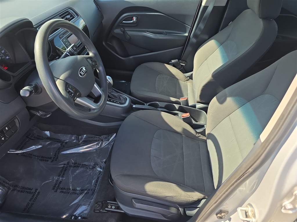 Thumbnail: 2017 Kia Rio - 11