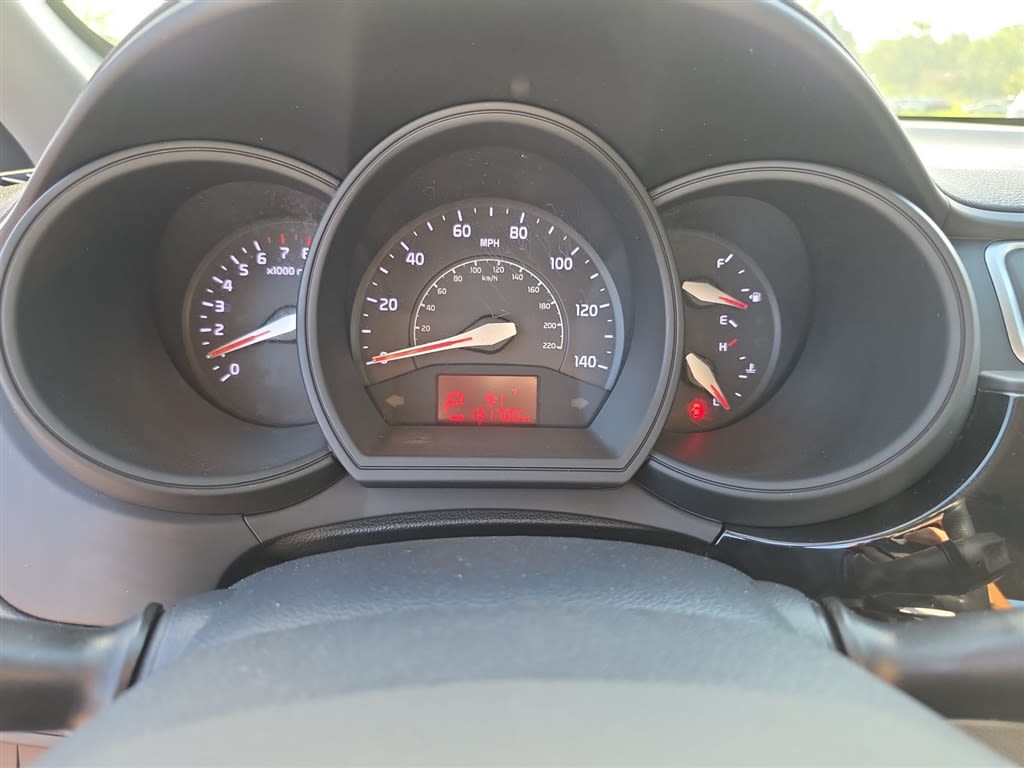 Thumbnail: 2017 Kia Rio - 15