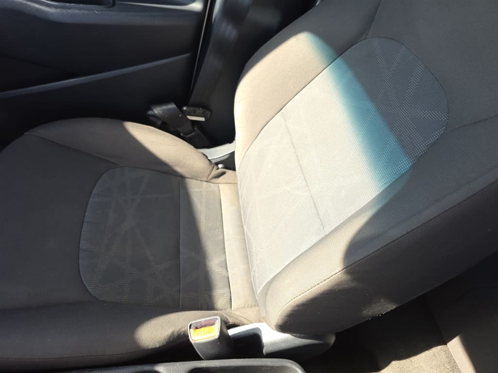 Thumbnail: 2017 Kia Rio - 26
