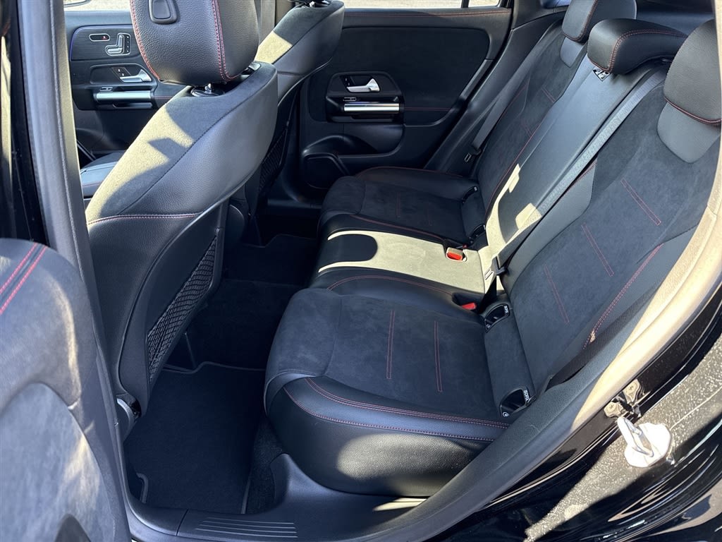 Thumbnail: 2023 Mercedes-Benz GLA - 23