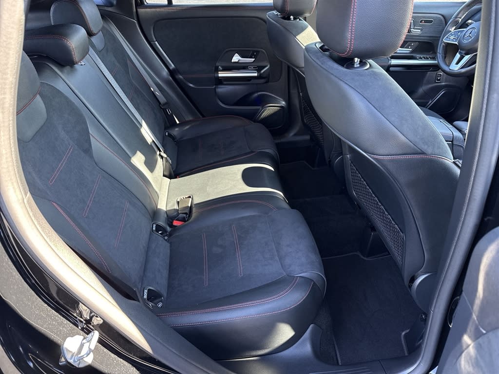 Thumbnail: 2023 Mercedes-Benz GLA - 12