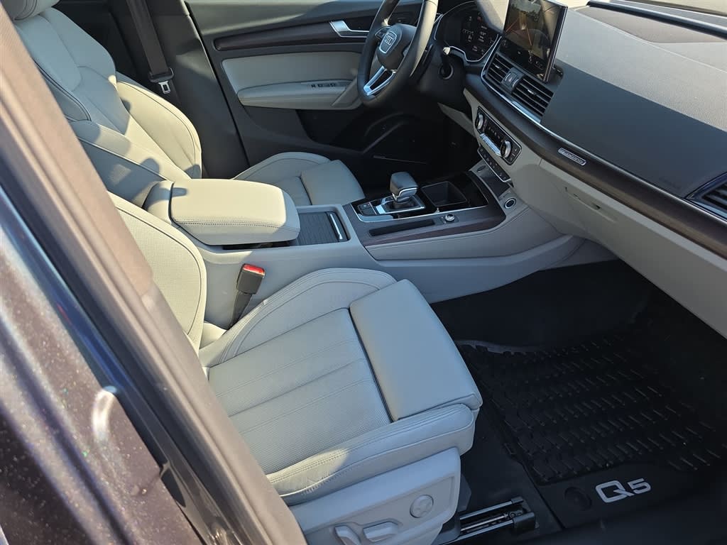 Thumbnail: 2021 Audi Q5 - 30