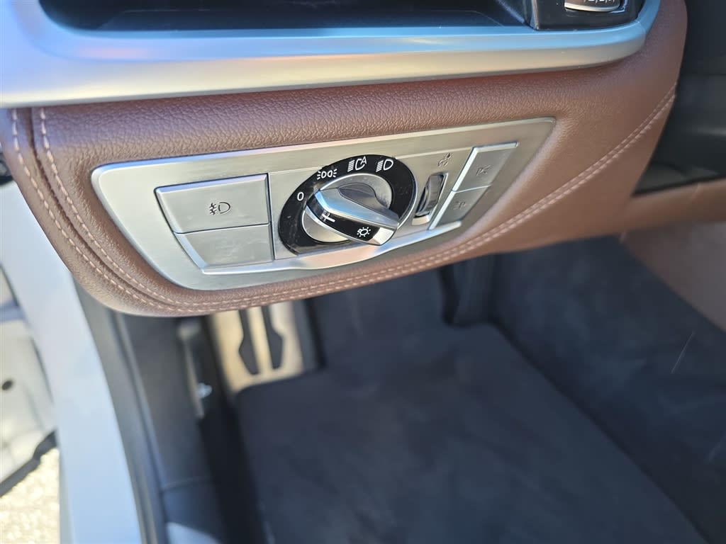 Thumbnail: 2017 BMW 7 Series - 21